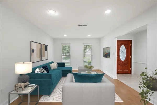 $2,600 | 6007 Claridge Drive, Houston, TX 77096