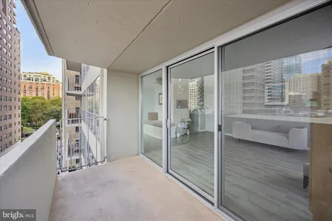 $235,000 | 224 West Rittenhouse Square, Unit 715A, Philadelphia, PA 19103