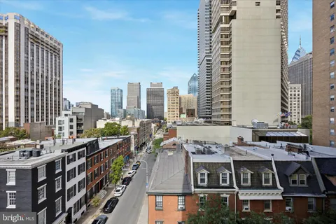 $235,000 | 224 West Rittenhouse Square, Unit 715A, Philadelphia, PA 19103