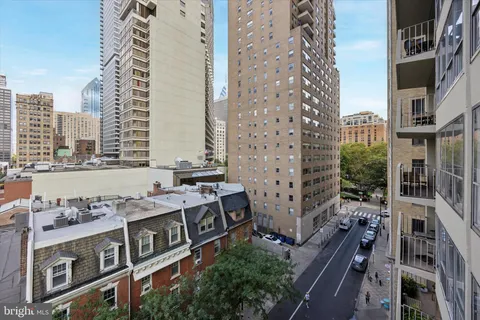 $235,000 | 224 West Rittenhouse Square, Unit 715A, Philadelphia, PA 19103