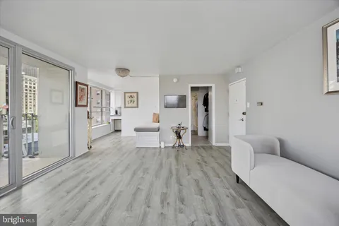 $235,000 | 224 West Rittenhouse Square, Unit 715A, Philadelphia, PA 19103