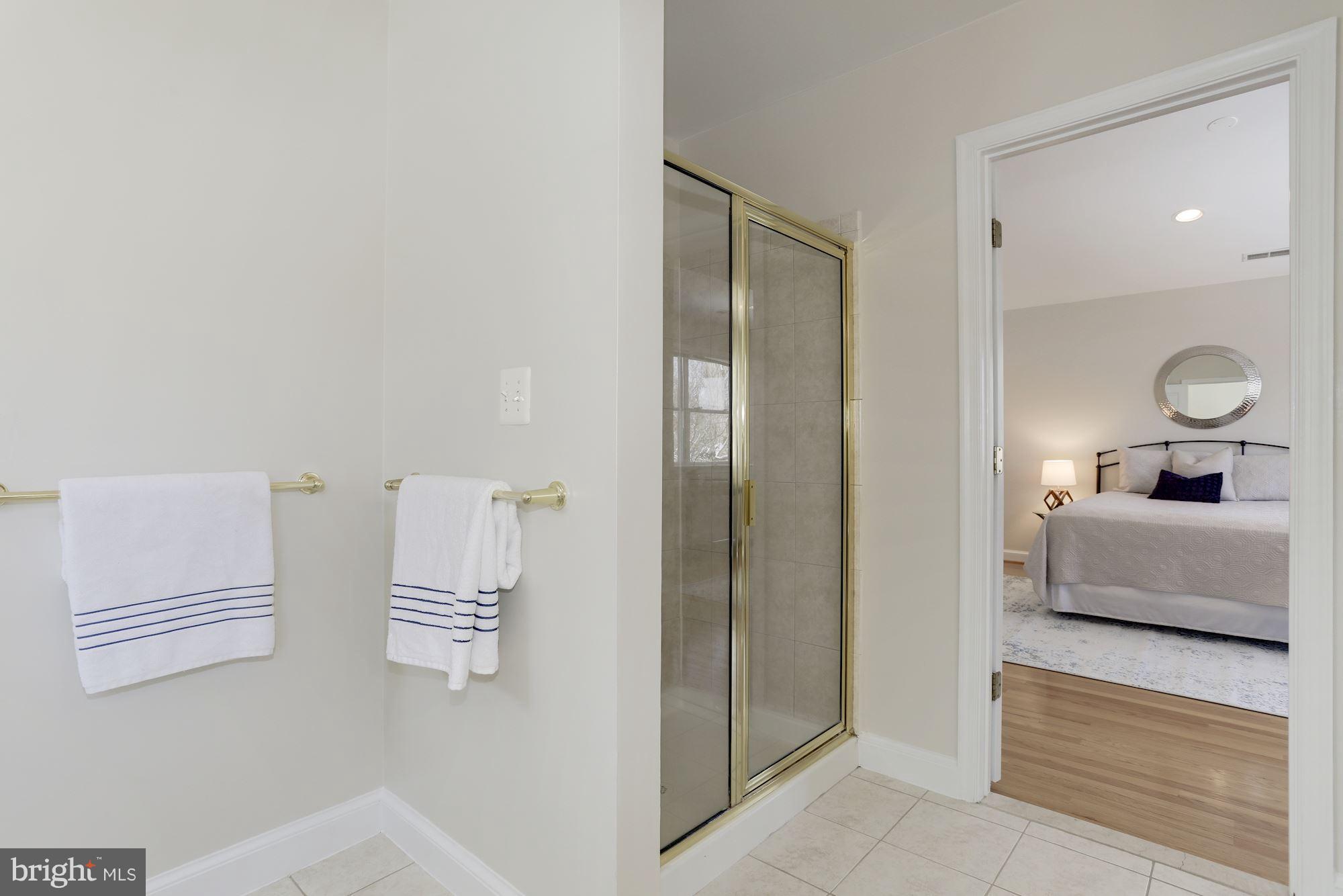 5705 Northfield Road Bethesda, MD 20817 - Photo 15 of 27 Bath (Master)