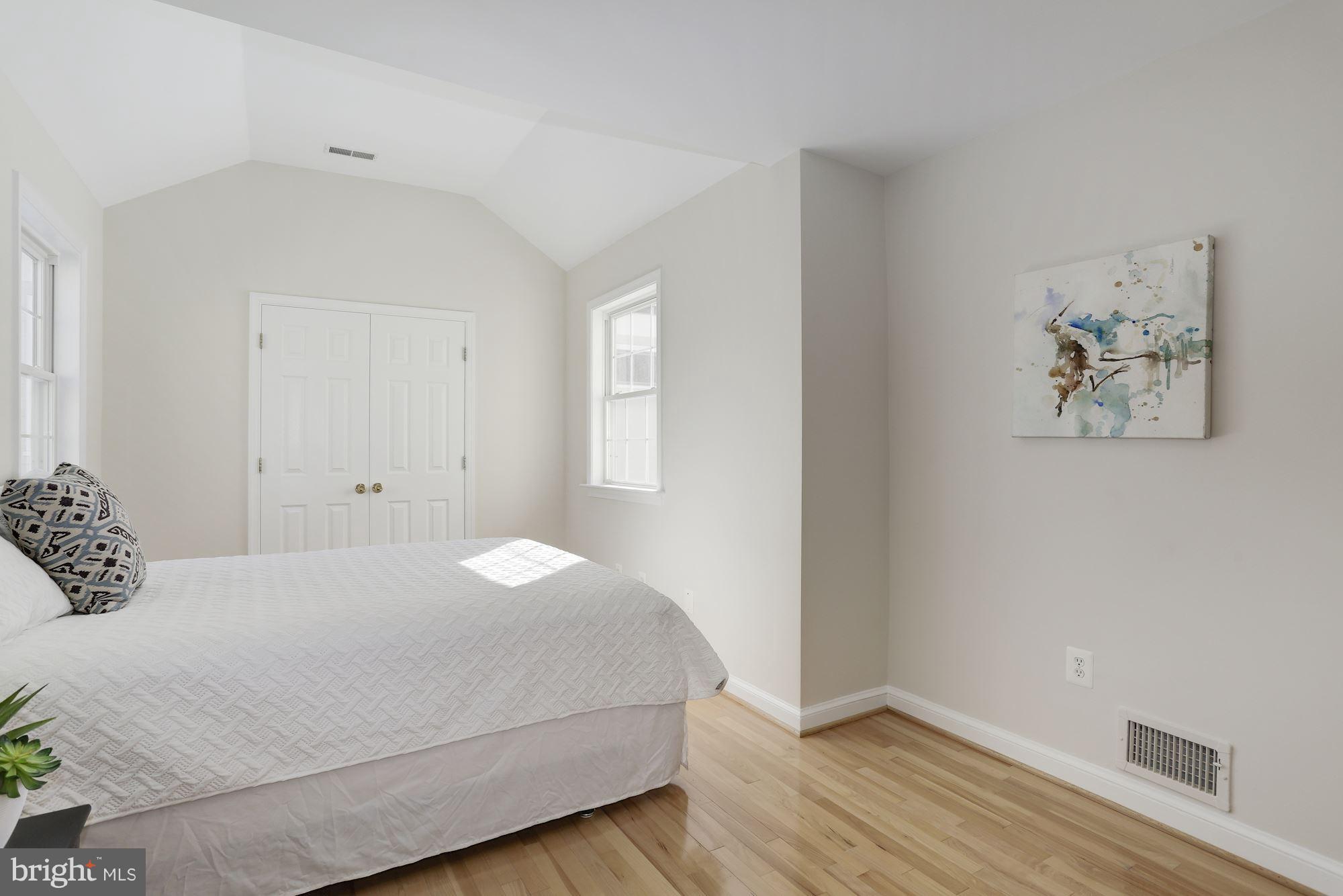 5705 Northfield Road Bethesda, MD 20817 - Photo 17 of 27 Guest Suite