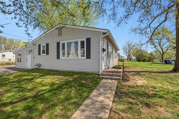 $170,000 | 121 East Pershing Street, Troy, MO 63379