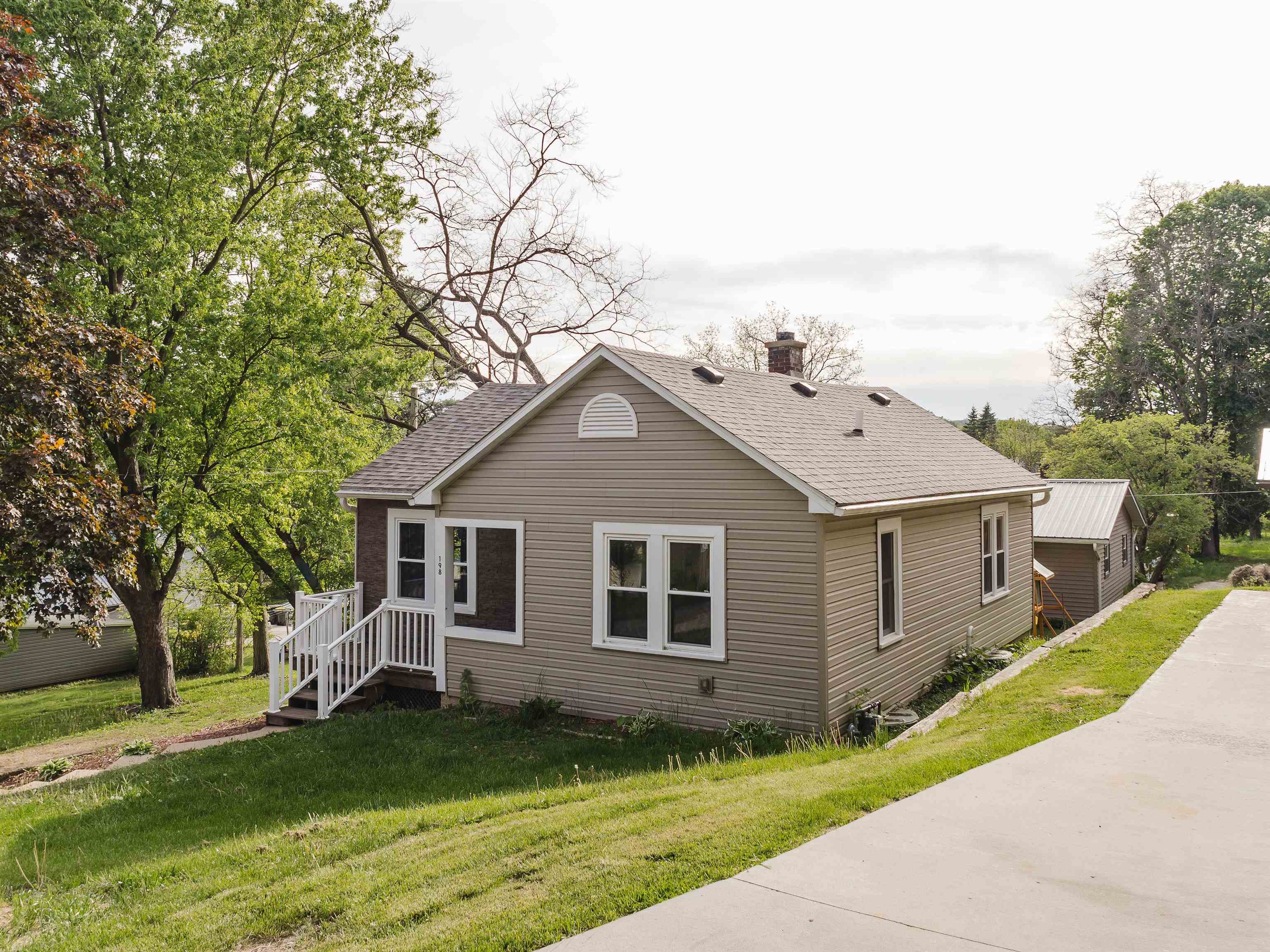 198 South Rosa Street Richland Center, WI 53581 - Photo 2 of 26