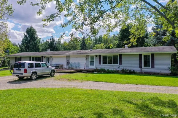 $330,000 | 5920 Campbell Corners Drive, Howell, MI 48855