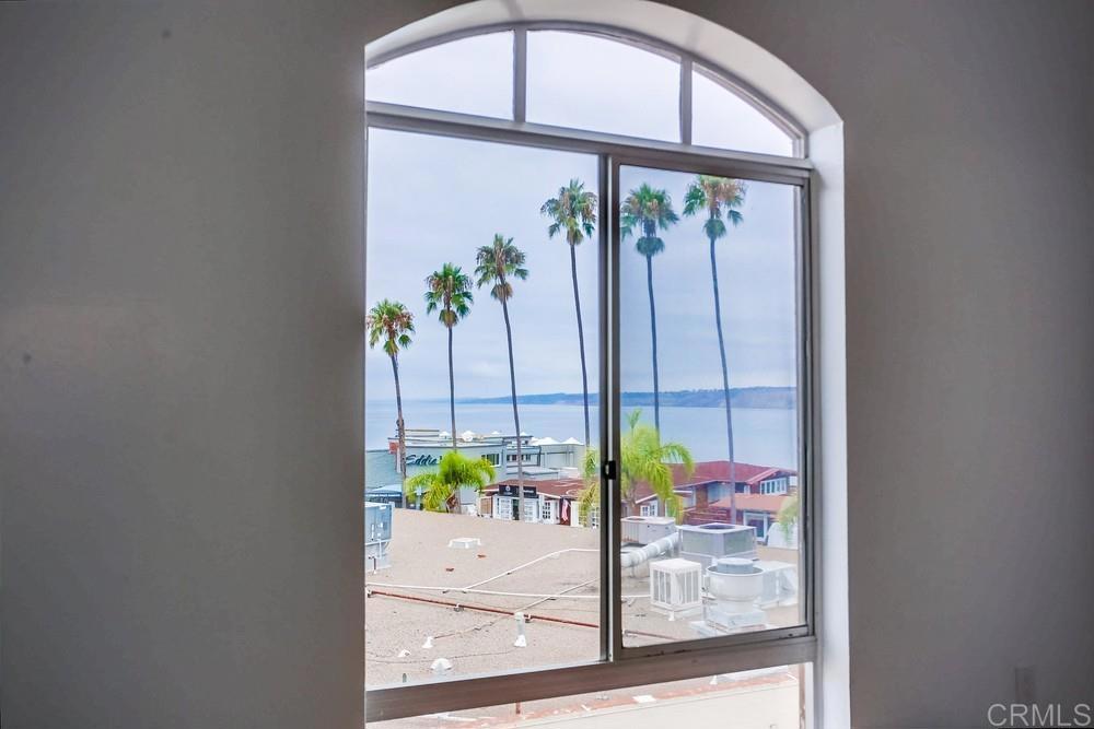 1295 Prospect Street, Unit D La Jolla, CA 92037 - Photo 4 of 24 a view of a entryway