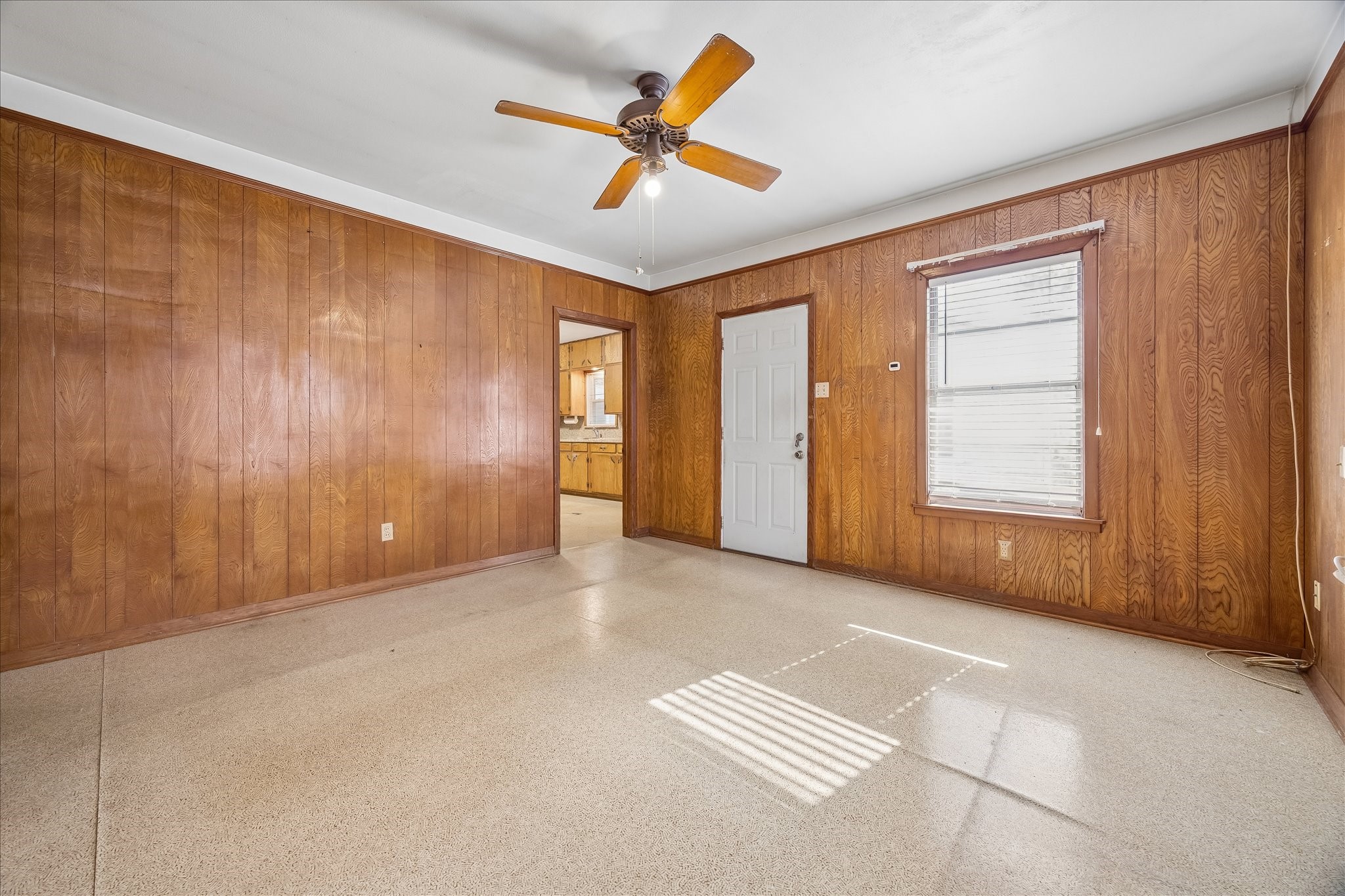 1013 Key Street Houston, TX 77009 - Photo 7 of 14 Alternate angle of the Living Room looking towards the Kitchen.
