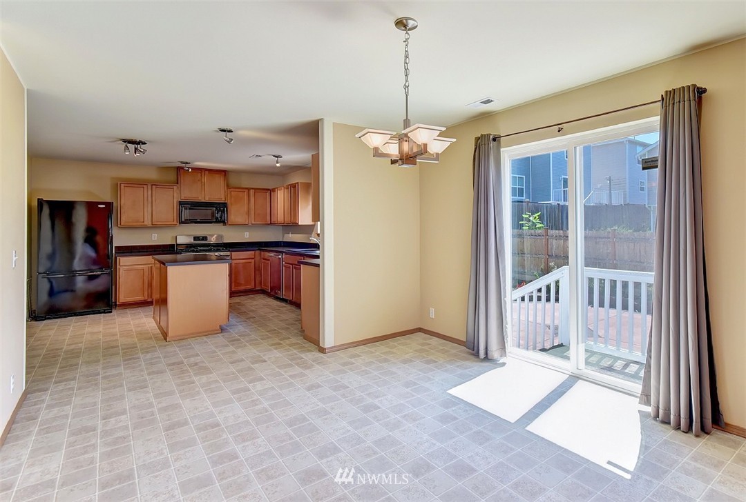 1404 175th Street Southeast Bothell, WA 98012 - Photo 5 of 14 Gallery Image 5