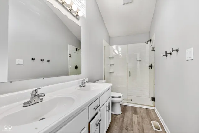 $2,000 | 10769 Park Vista Court, Fishers, IN 46037