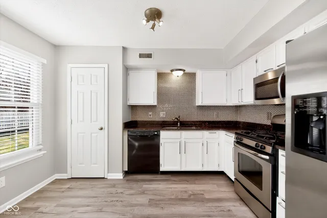 $2,000 | 10769 Park Vista Court, Fishers, IN 46037