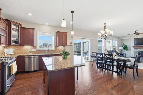 $634,900 | 9834 Glacial Valley Alcove, Woodbury, MN 55129