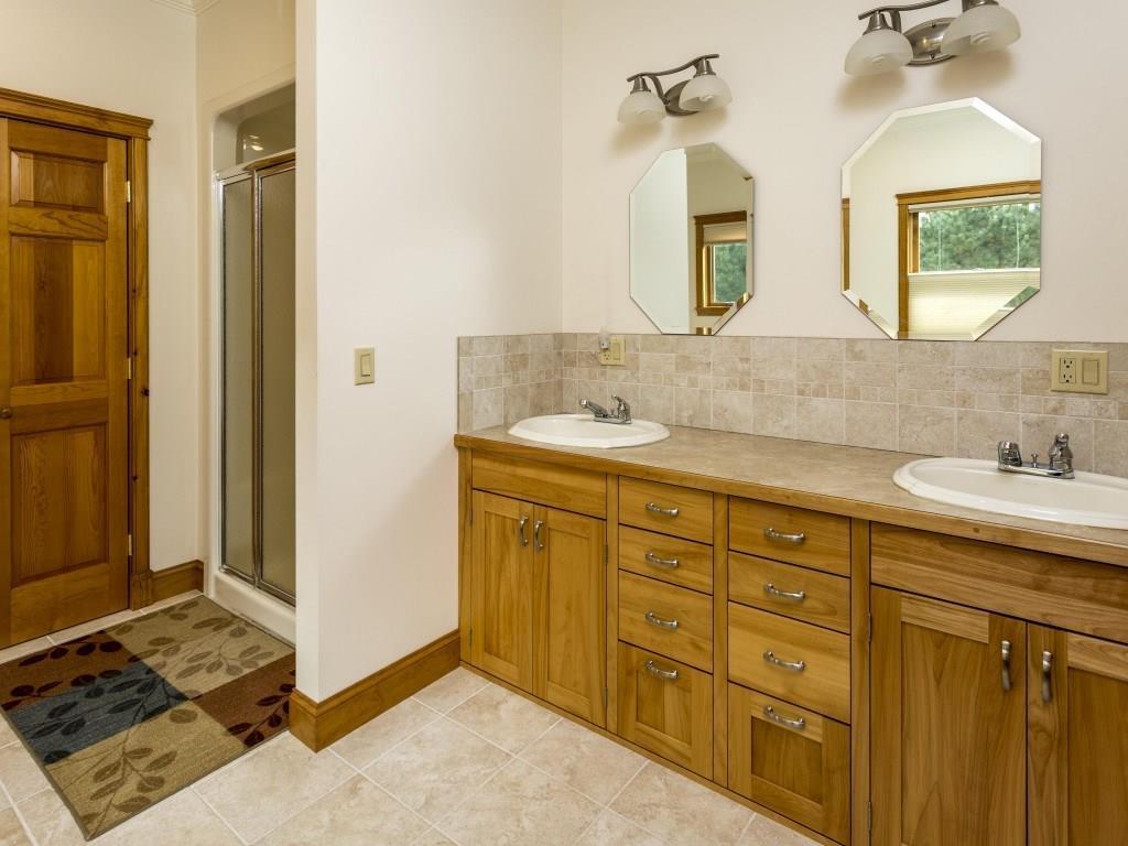 43 Pasture Lane Boothbay, ME 04571 - Photo 19 of 35 The master bath with shower,...