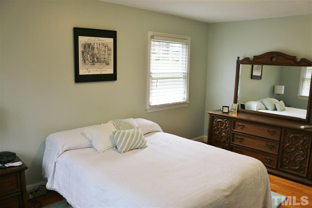 425 Oakridge Road Cary, NC 27511 - Photo 21 of 25 Gallery Image 21