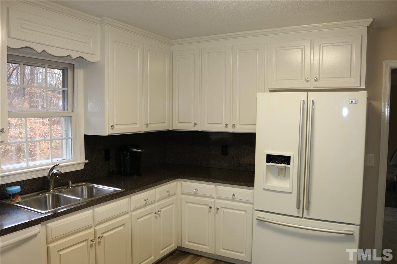 425 Oakridge Road Cary, NC 27511 - Photo 7 of 25 Gallery Image 7