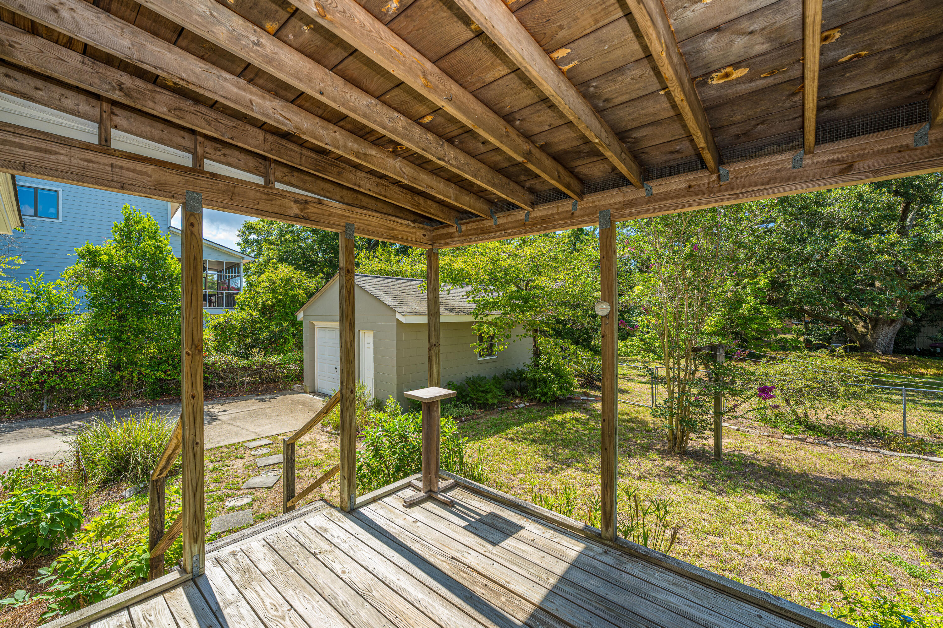 279 Hawthorne Street Mount Pleasant, SC 29464 - Photo 25 of 40 279 Hawthorne St