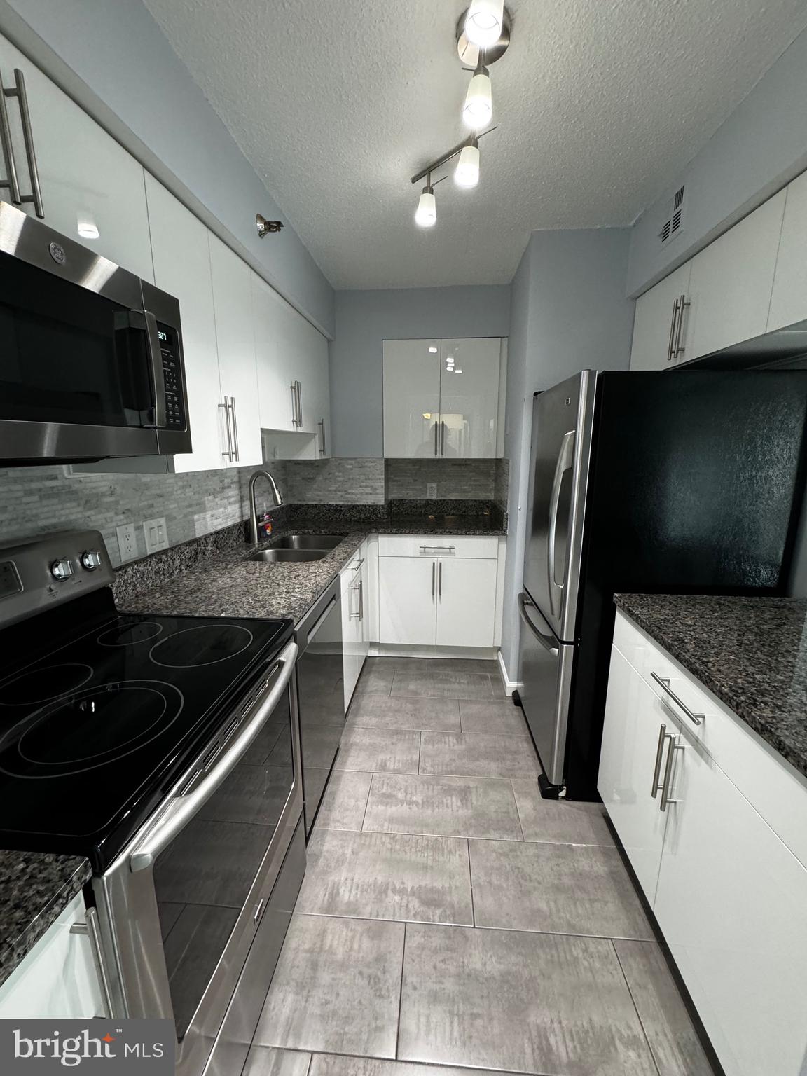 1301 North Courthouse Road, Unit 1201 Arlington, VA 22201 - Photo 9 of 27