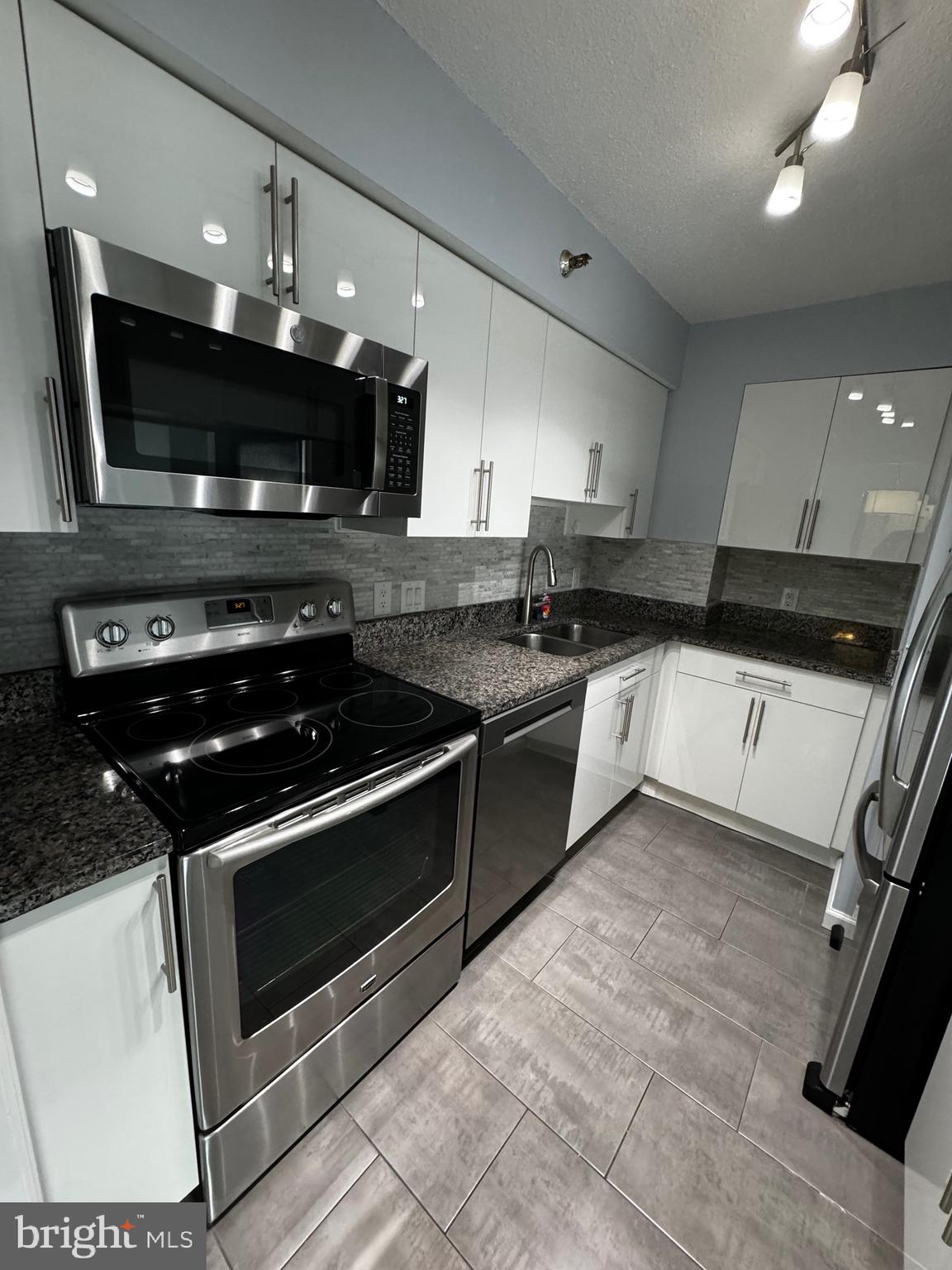 1301 North Courthouse Road, Unit 1201 Arlington, VA 22201 - Photo 10 of 27