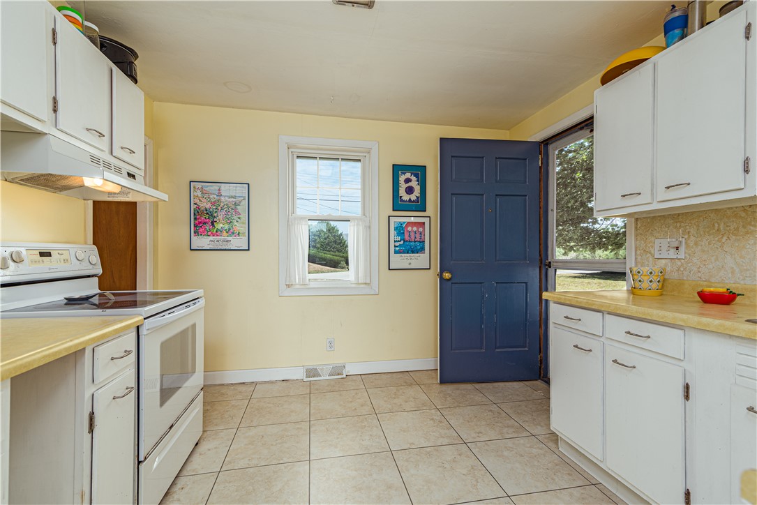 39 Franks Neck Road Narragansett, RI 02882 - Photo 7 of 19