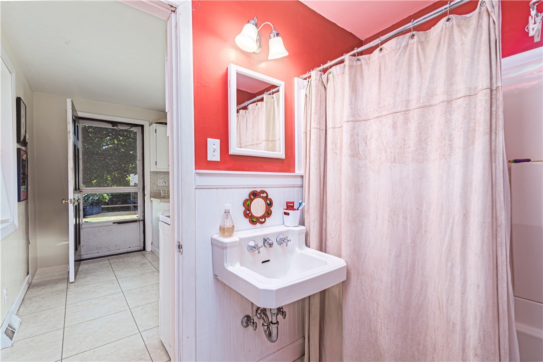 39 Franks Neck Road Narragansett, RI 02882 - Photo 10 of 19