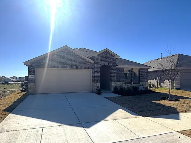 $2,400 | 5561 Rollins Drive, Krum, TX 76249