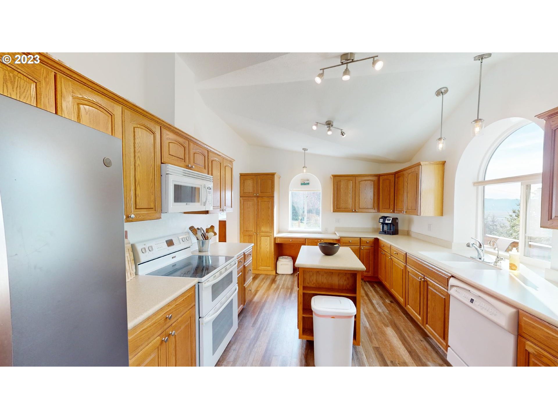 31804 Rumley Hill Road Gold Beach, OR 97444 - Photo 11 of 48 Kitchen