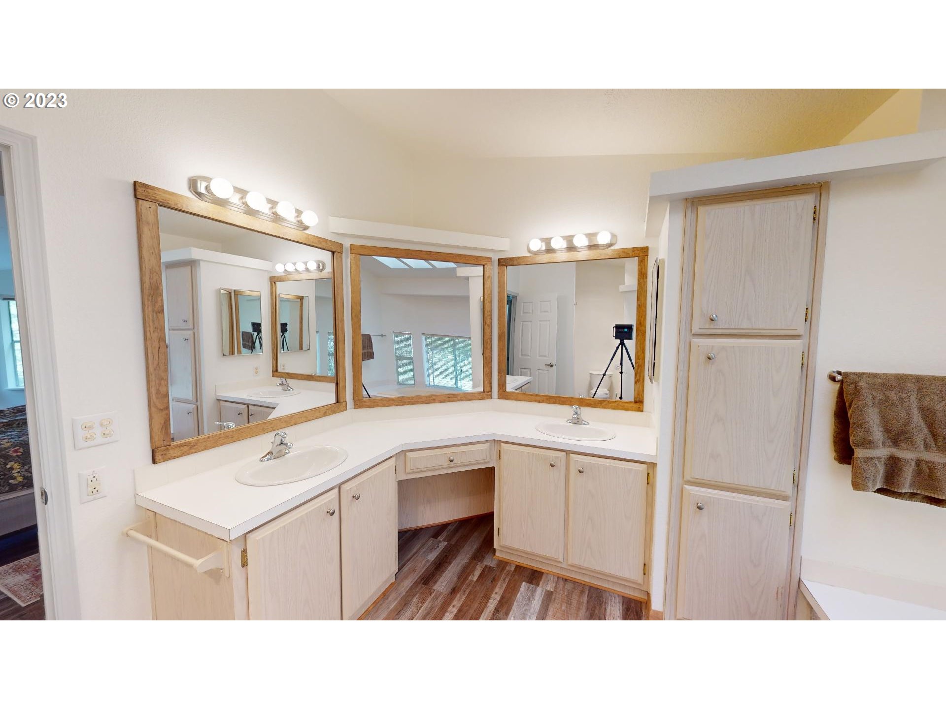 31804 Rumley Hill Road Gold Beach, OR 97444 - Photo 28 of 48 Owner's Suite Bathroom