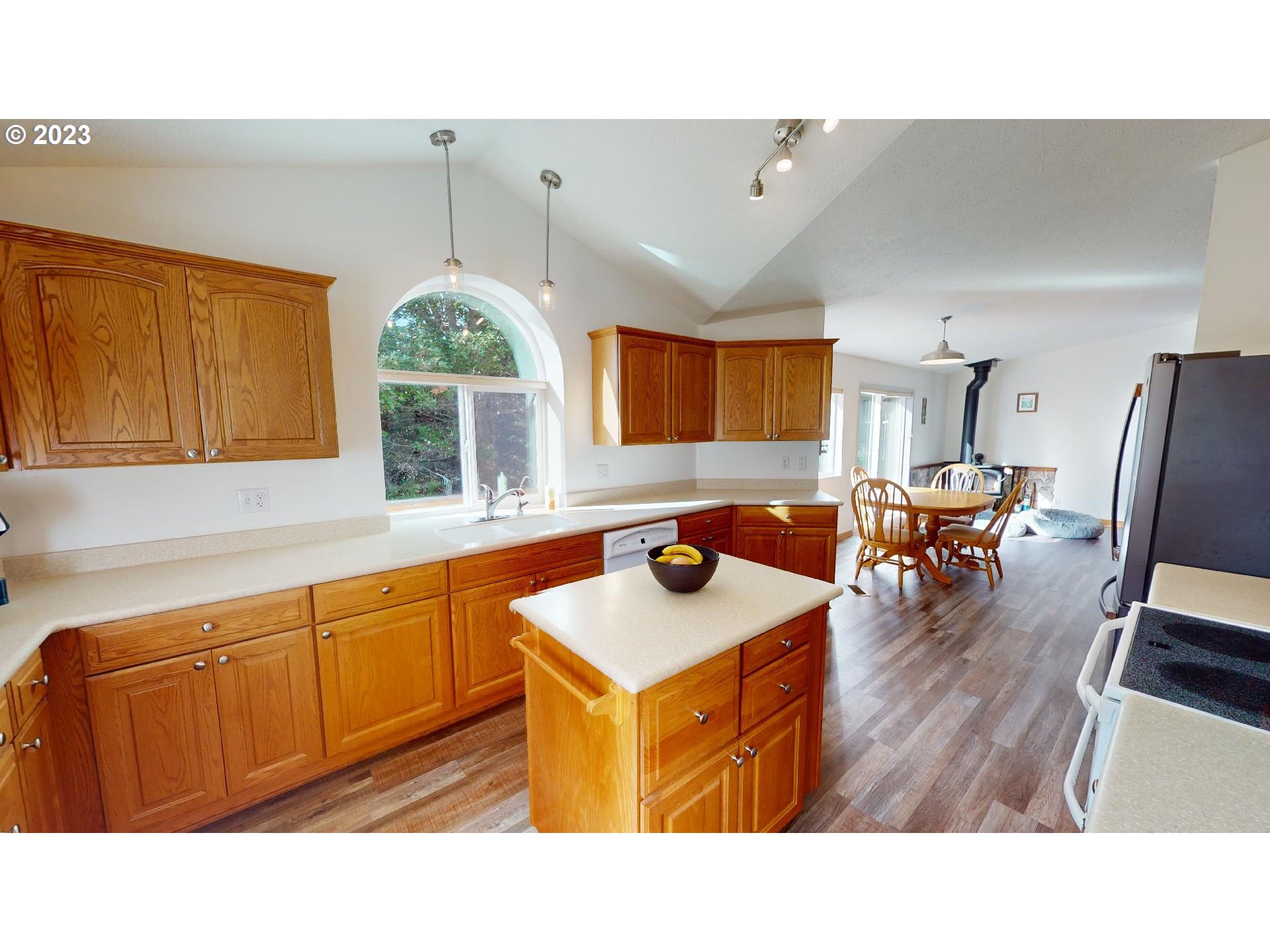 31804 Rumley Hill Road Gold Beach, OR 97444 - Photo 10 of 48 Kitchen