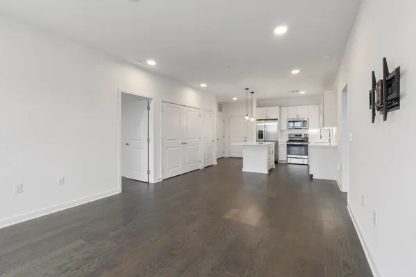 $2,300 | 1677 54th Avenue North, Unit 340, Nashville, TN 37209