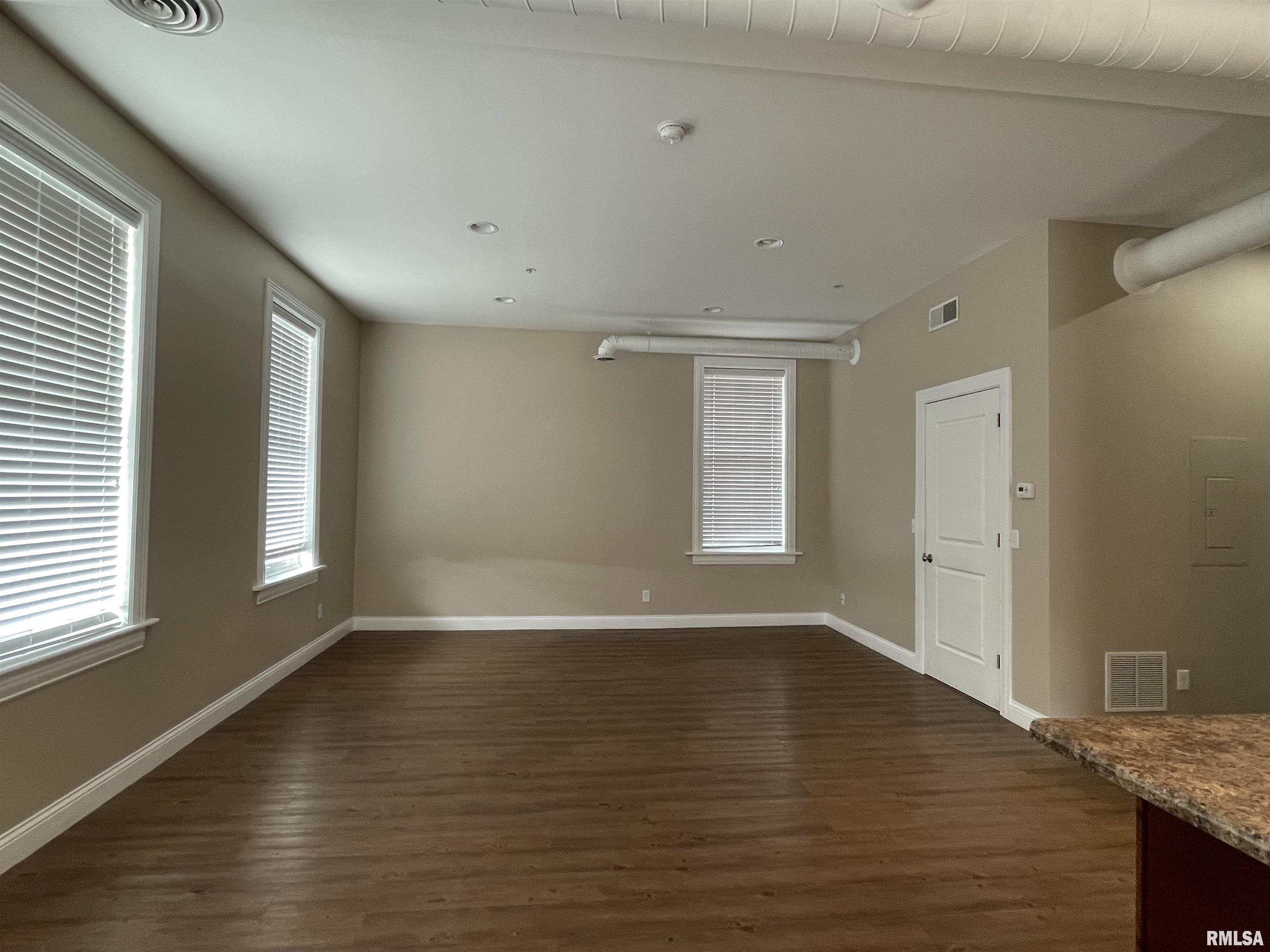 730 Main Street, Unit 201 Peoria, IL 61602 - Photo 16 of 17