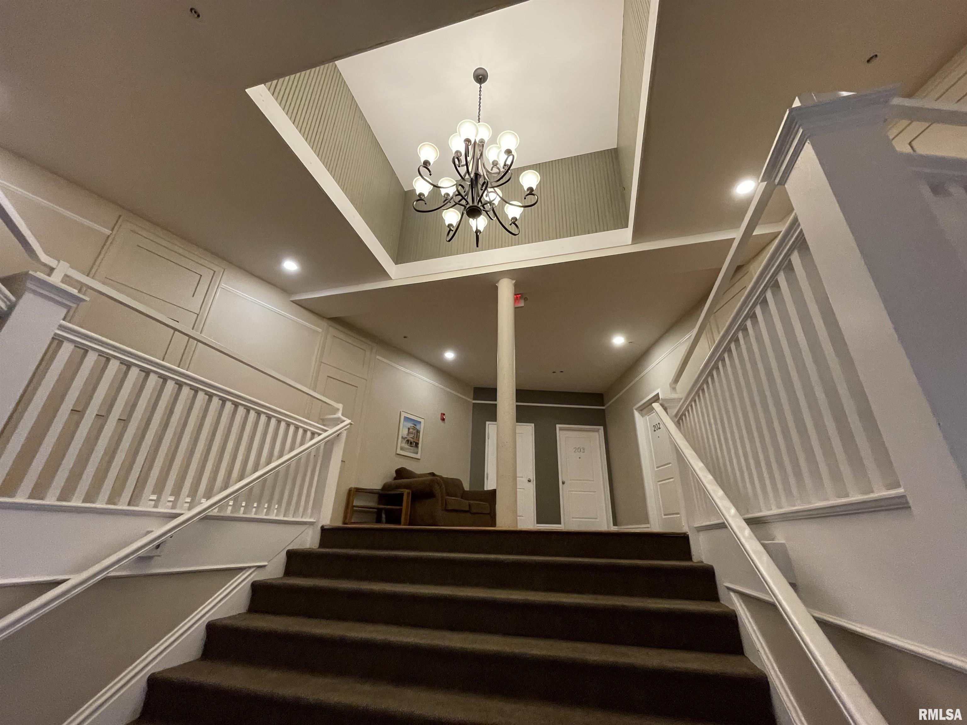 730 Main Street, Unit 201 Peoria, IL 61602 - Photo 5 of 17