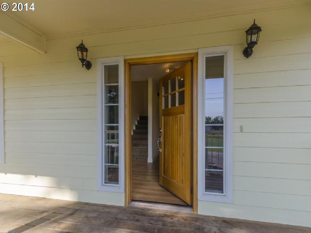 16747 South Hattan Road Oregon City, OR 97045 - Photo 2 of 16 Gallery Image 2