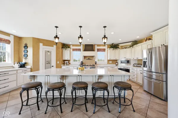 $695,000 | 8025 North County Road 500 East, Mooreland, IN 47360