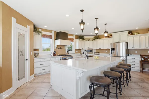 $695,000 | 8025 North County Road 500 East, Mooreland, IN 47360