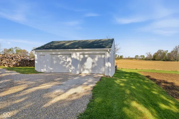 $695,000 | 8025 North County Road 500 East, Mooreland, IN 47360