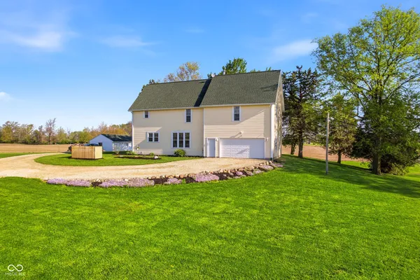 $695,000 | 8025 North County Road 500 East, Mooreland, IN 47360