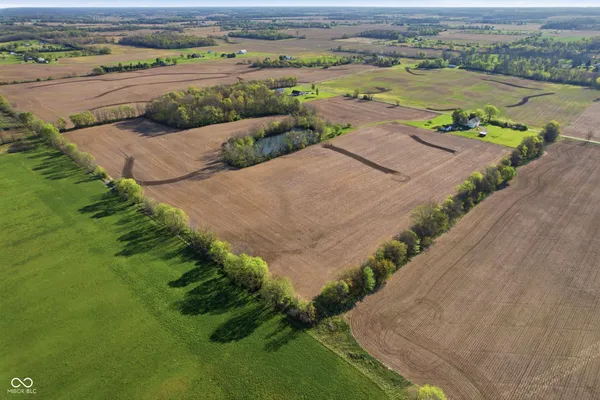 $695,000 | 8025 North County Road 500 East, Mooreland, IN 47360