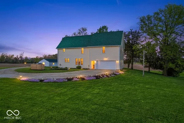 $695,000 | 8025 North County Road 500 East, Mooreland, IN 47360