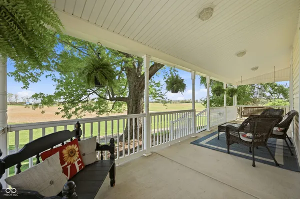 $695,000 | 8025 North County Road 500 East, Mooreland, IN 47360