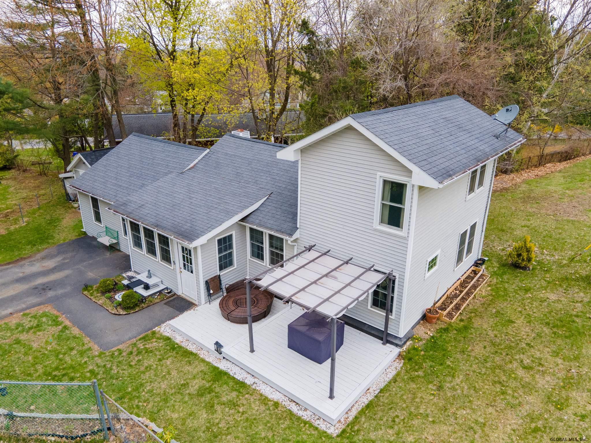 5 Sun Valley Road Troy, NY 12182 - Photo 3 of 29 Photo 3