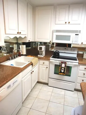 $1,795 | 2700 Bayshore Boulevard, Unit 2205, Dunedin, FL 34698