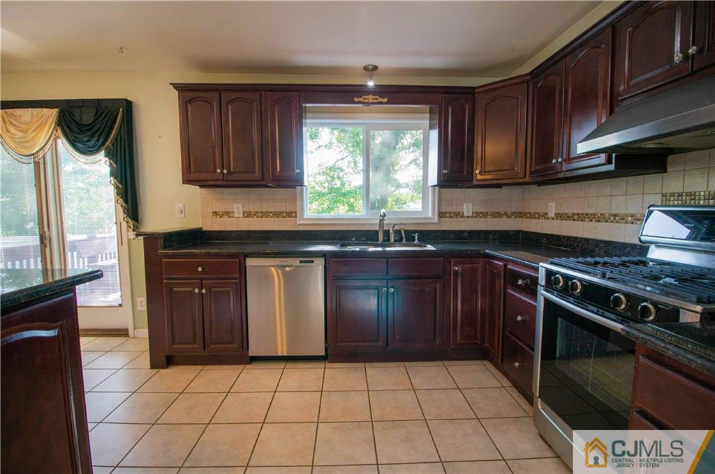 72 Rieder Road Edison, NJ 08817 - Photo 6 of 20 Gallery Image 6