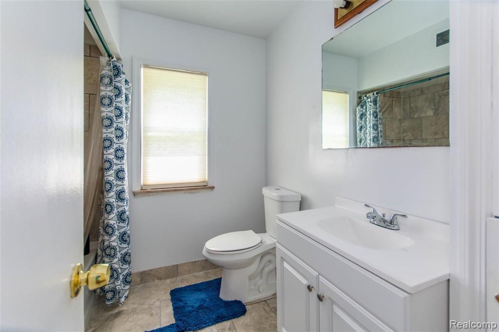826 Michelson Road Rochester Hills, MI 48307 - Photo 15 of 34