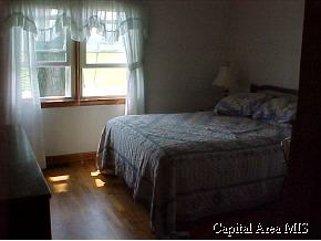 909 Rutledge Street Pawnee, IL 62558 - Photo 6 of 8
