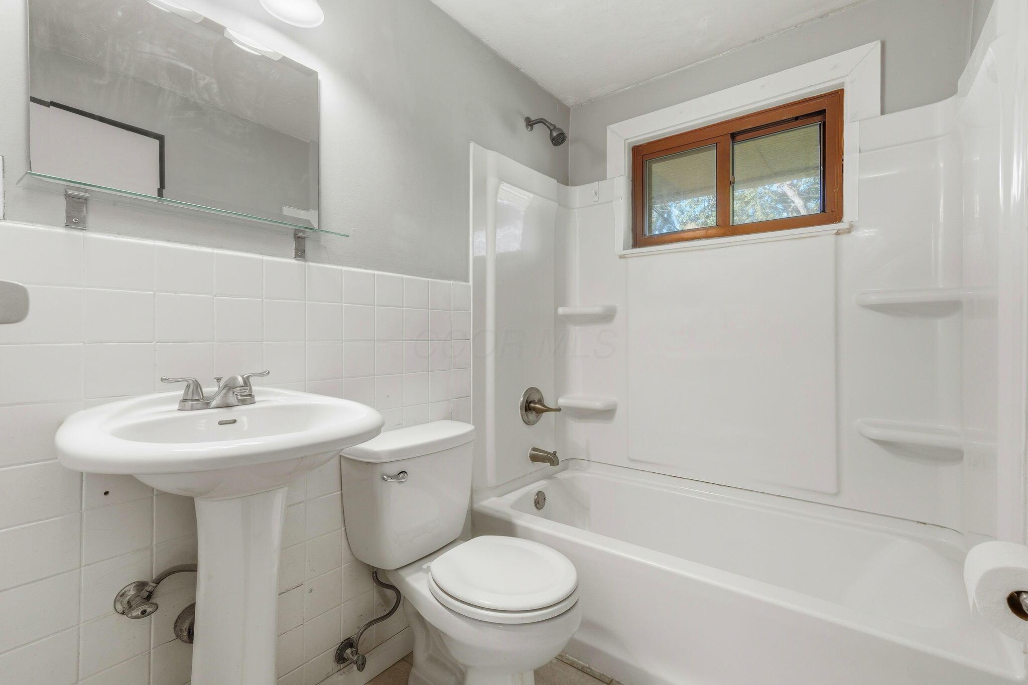 5769 Montevideo Road Westerville, OH 43081 - Photo 23 of 28 Main Bath