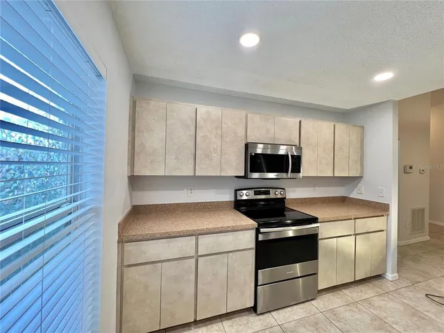 $1,595 | 7469 Pond Circle, Spring Hill, FL 34606