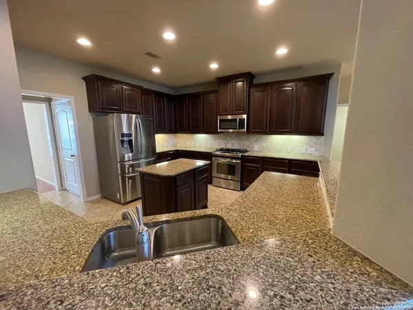 $2,900 | 2352 Oak Run Parkway, New Braunfels, TX 78132