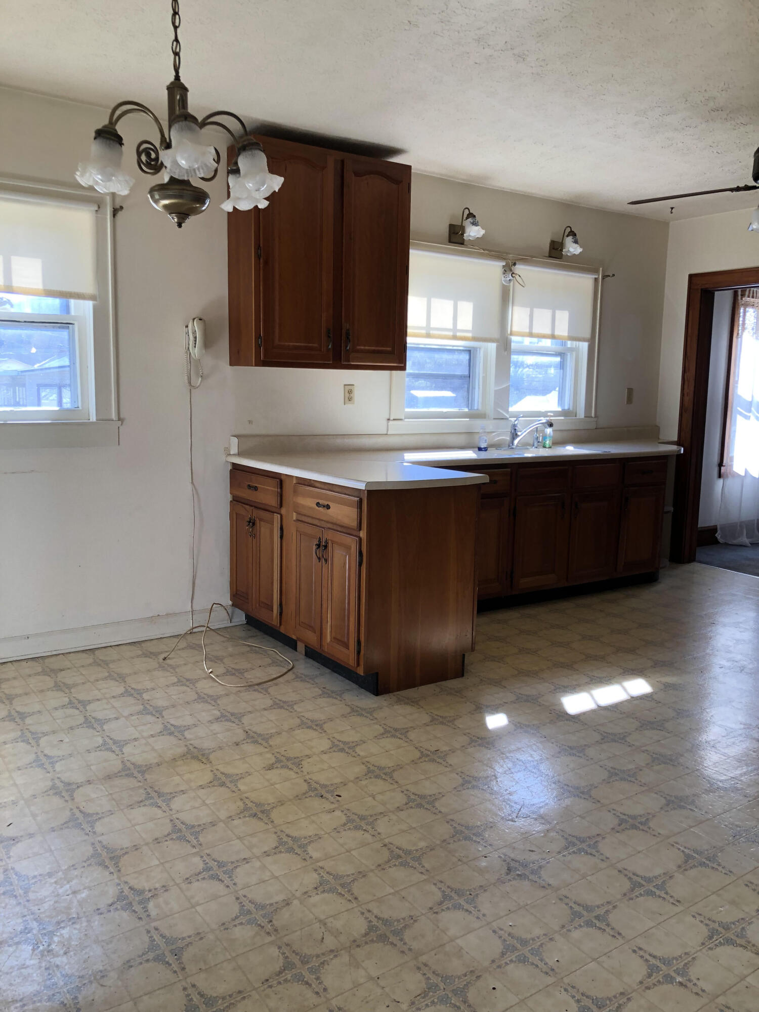 1765 Highway 93 Fall Branch, TN 37656 - Photo 17 of 60 Kitchen