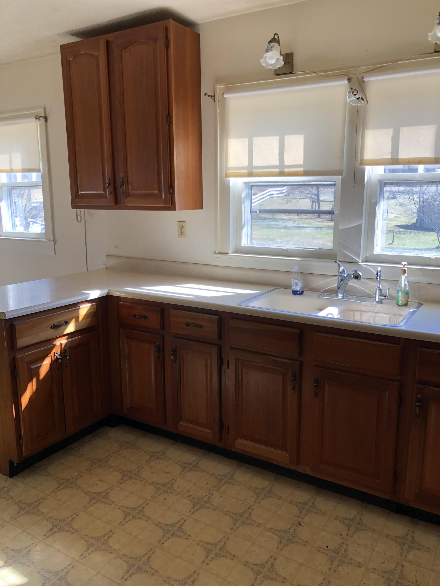 1765 Highway 93 Fall Branch, TN 37656 - Photo 18 of 60 Kitchen