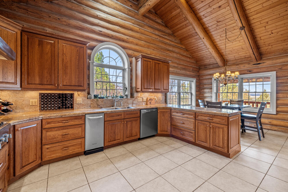 24624 Schaupp Road Klamath Falls, OR 97603 - Photo 36 of 62 24624SchauppRd.-Interiors-13